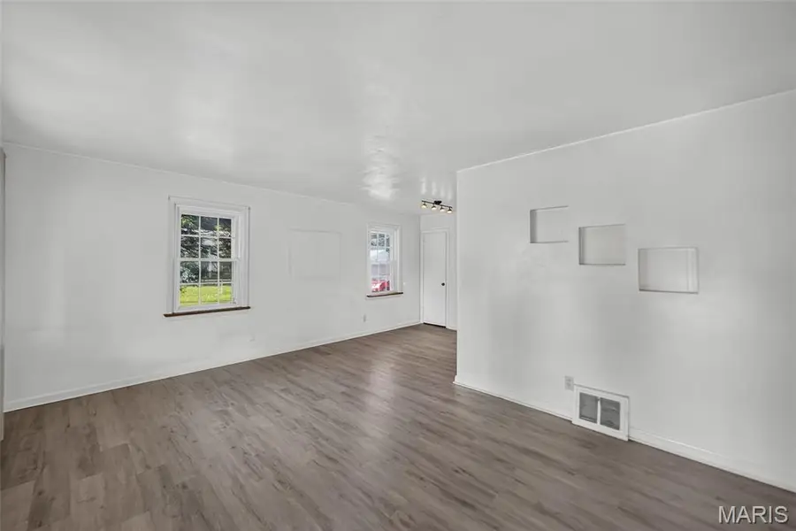 6101 Garfield Avenue, Saint Louis, MO 63134 - #2
