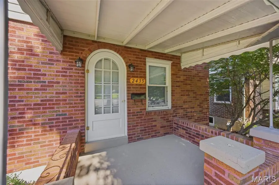 2435 Hartland Avenue, Saint Louis, MO 63114 - #3
