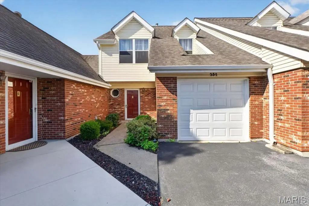 352 Windsor Place #B, Saint Peters, MO 63376 - #1