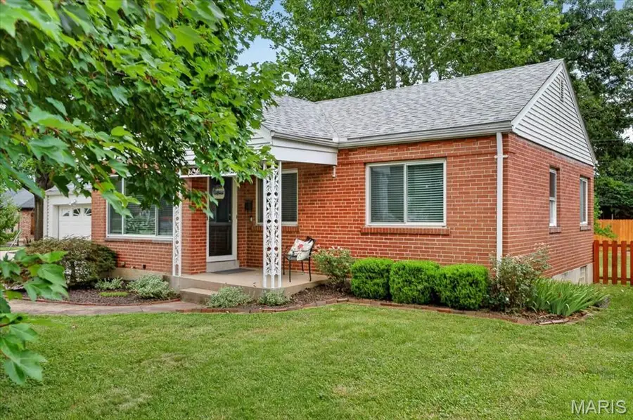 1102 Selma Avenue, Webster Groves, MO 63119 - #2