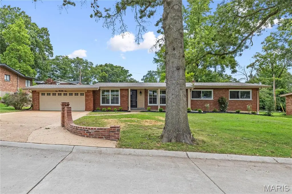 525 Beaucaire Drive, Saint Louis, MO 63122 - #1