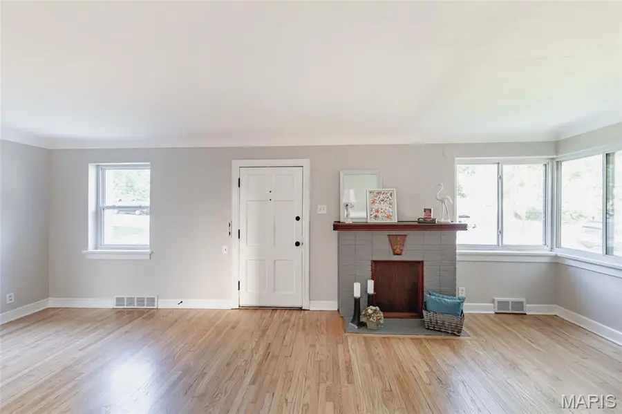 3709 Eminence Boulevard, Saint John, MO 63114 - #3