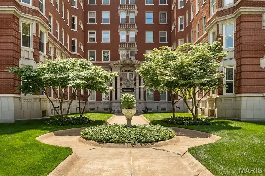 4944 Lindell Boulevard #7E, Saint Louis, MO 63108 - #3