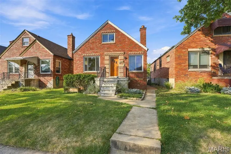 5717 Oleatha Avenue, Saint Louis, MO 63139 - #3