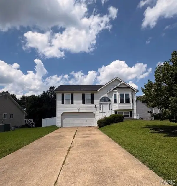 991 Sunset Farms Court, St Charles, MO 63304