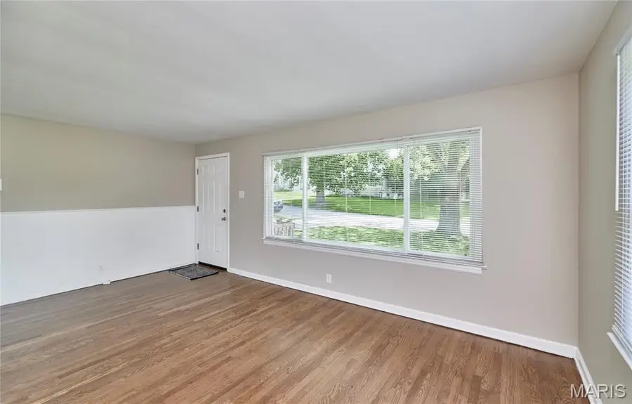 10147 Jepson Drive, Saint Louis, MO 63137 - #3