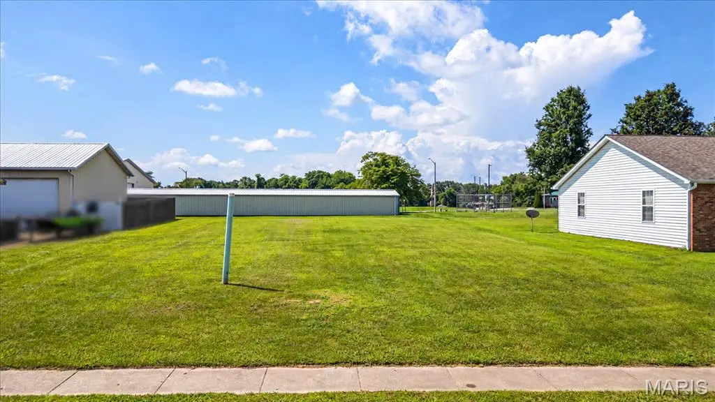 108 E Harrisonville Drive, Valmeyer, IL 62295 - #1
