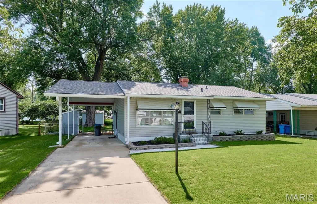 220 S Saint Jacques Street S, Florissant, MO 63031 - #1