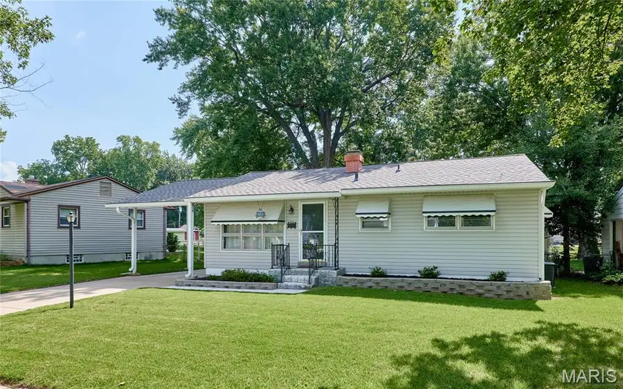 220 S Saint Jacques Street S, Florissant, MO 63031 - #3