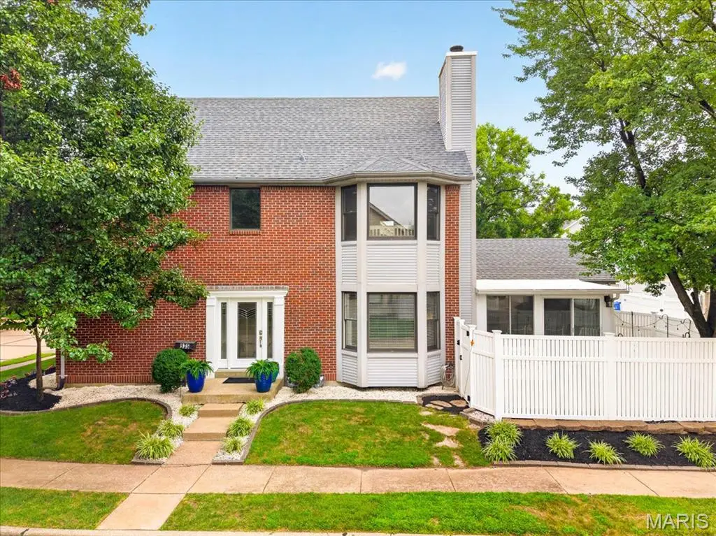 935 Barnard College Lane, Saint Louis, MO 63130 - #1