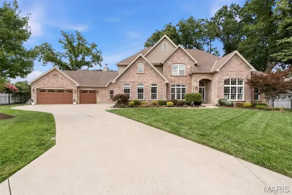 1543 Windridge Court, Des Peres, MO 63131
