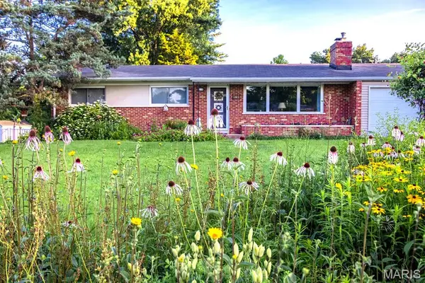 501 Larsen Lane, St Louis, MO 63126