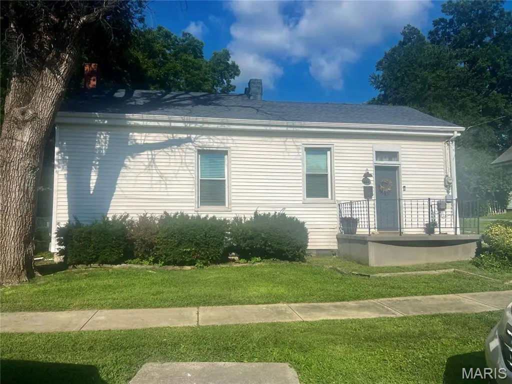 404 S Main Street, Waterloo, IL 62298 - #1