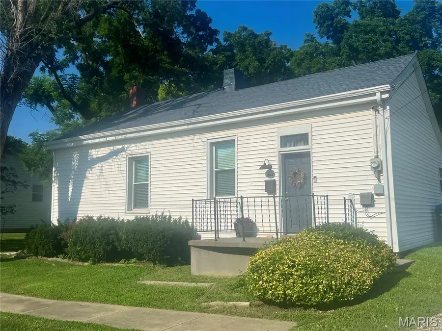 404 S Main Street, Waterloo, IL 62298 - #2