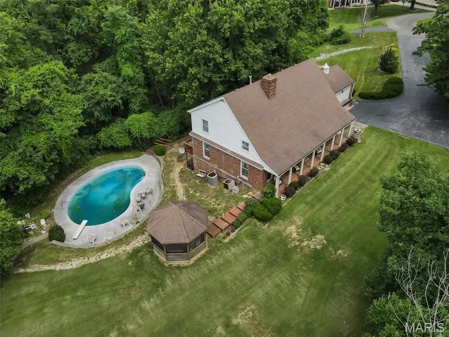 22 Frontenac Place, Godfrey, IL 62035 - #2