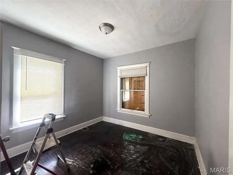 605 Fremont Avenue, Saint Louis, MO 63147 - #3