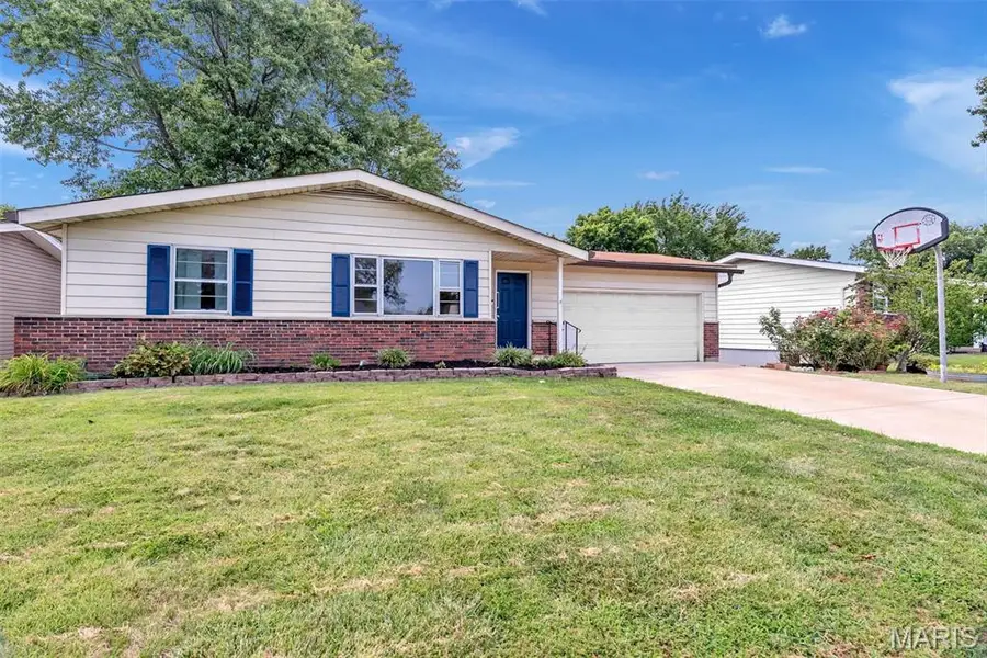 5537 Valleyside Lane, Saint Louis, MO 63128 - #3
