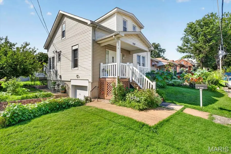 945 Regina Avenue, Saint Louis, MO 63125 - #2