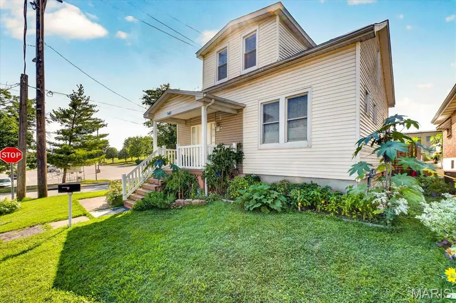 945 Regina Avenue, Saint Louis, MO 63125 - #3