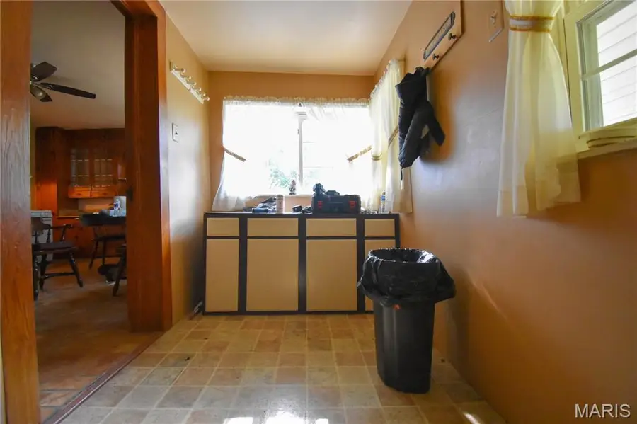 108 E 14th Street, Staunton, IL 62088 - #2
