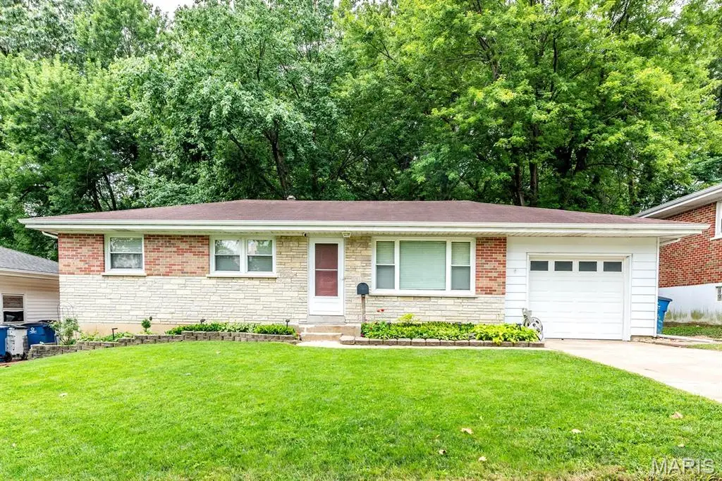 8812 Mcnulty Drive, Saint Louis, MO 63114 - #1