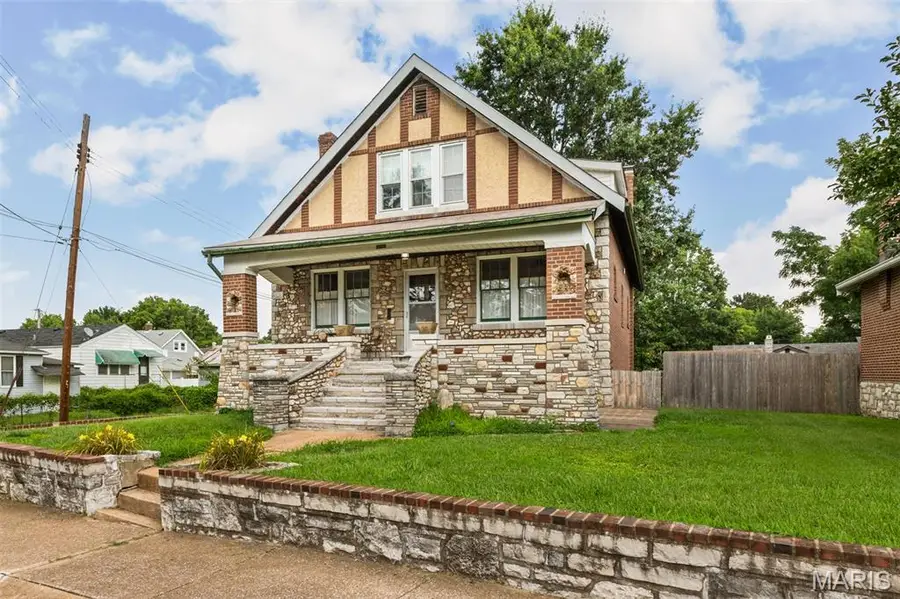 7920 Hildesheim Avenue, Saint Louis, MO 63123 - #2