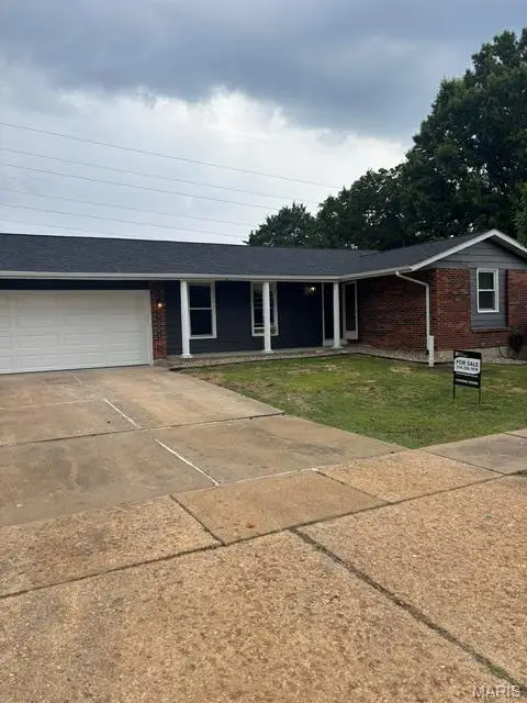 1215 Holgate Drive, Manchester, MO 63021
