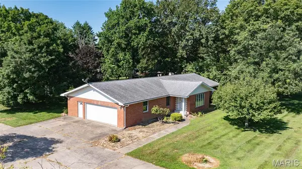 23611 Jenny Lane, Jerseyville, IL 62052