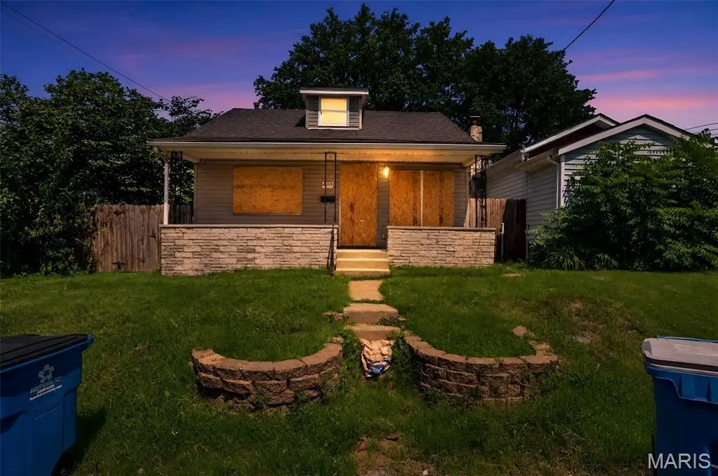 409 W Holden Avenue, Saint Louis, MO 63125 - #1