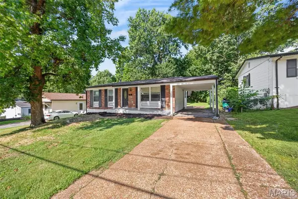 609 N Elm Avenue, Webster Groves, MO 63119