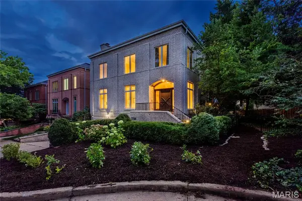 7718 Walinca Terrace, Clayton, MO 63105