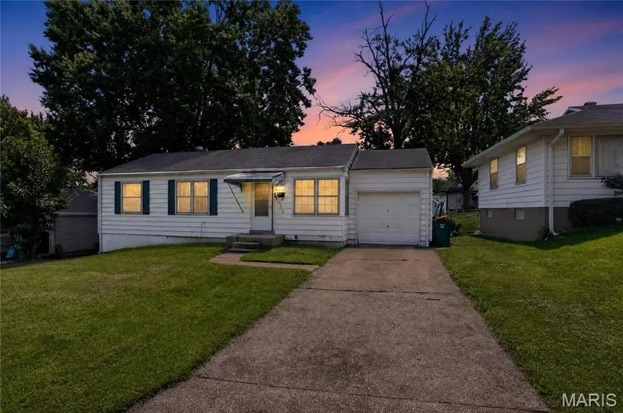 1434 Comet Drive, Saint Louis, MO 63137 - #2