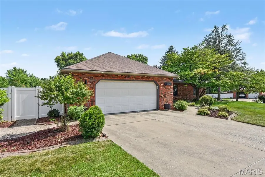 220 Lake Stratford Drive, Fairview Heights, IL 62208 - #3
