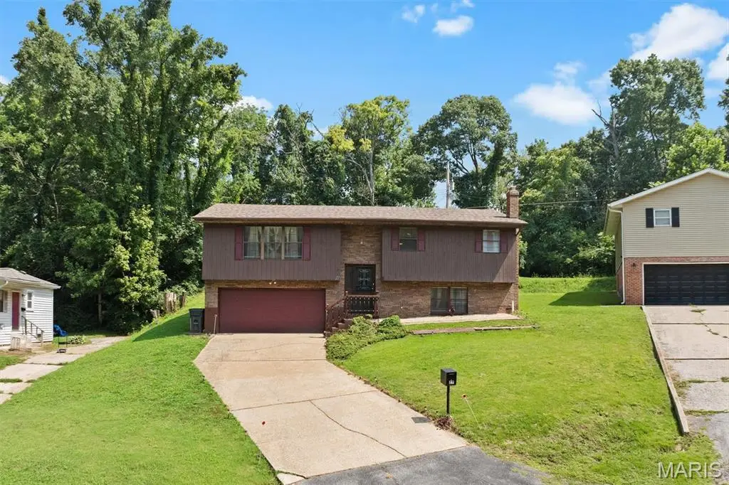 27 Oakleigh Drive, Belleville, IL 62223 - #1