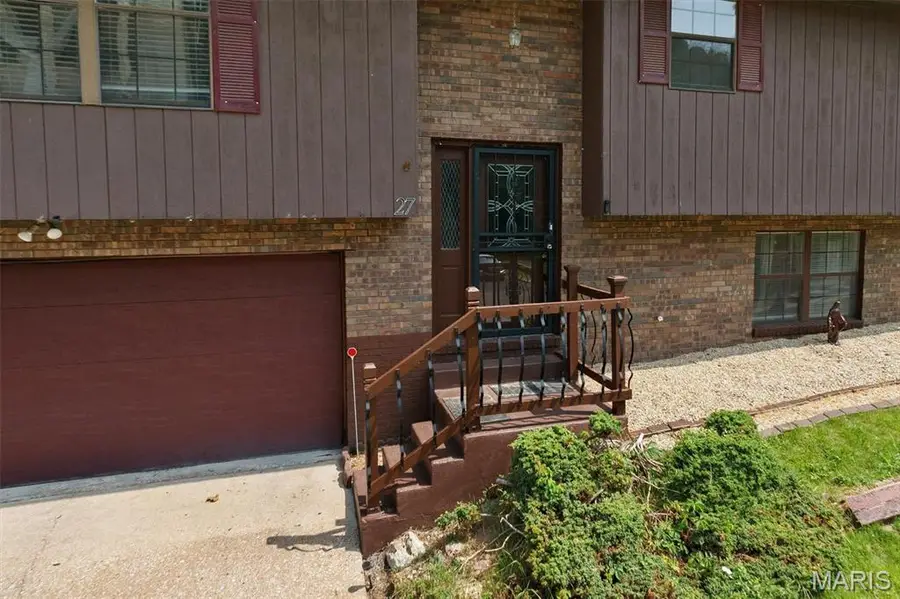 27 Oakleigh Drive, Belleville, IL 62223 - #2