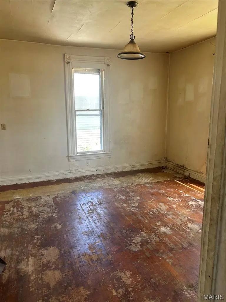 205 N 4th St., Vandalia, IL 62471 - #2
