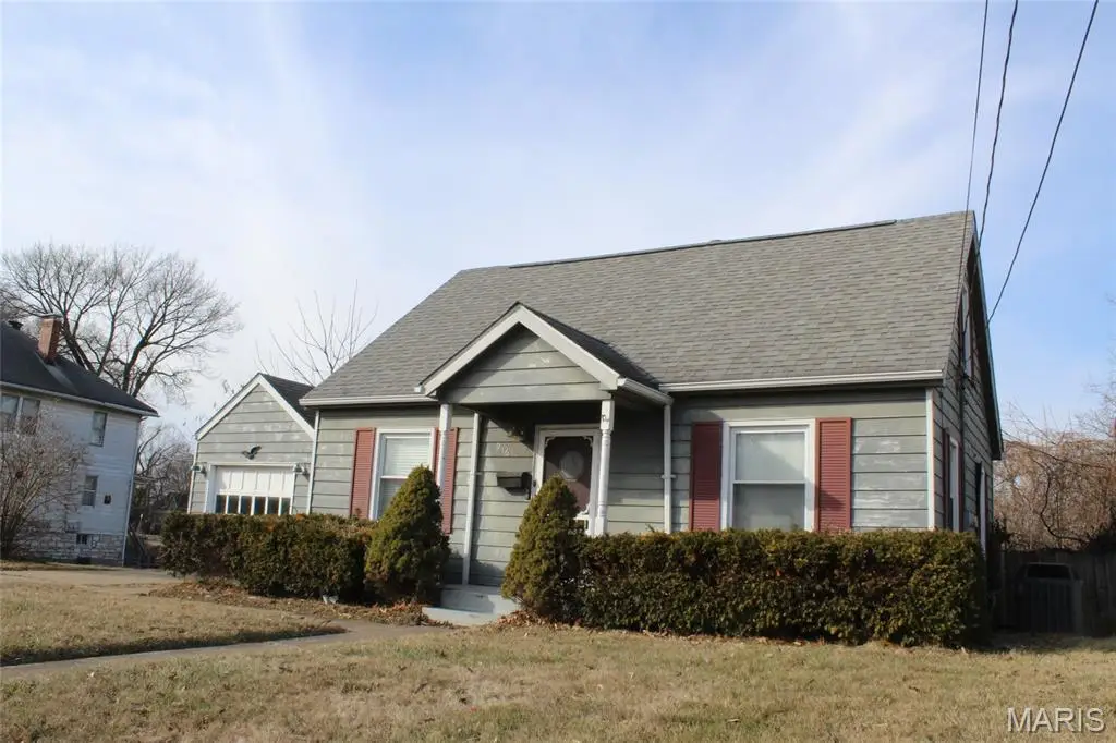 916 Washington Avenue, Alton, IL 62002 - #1