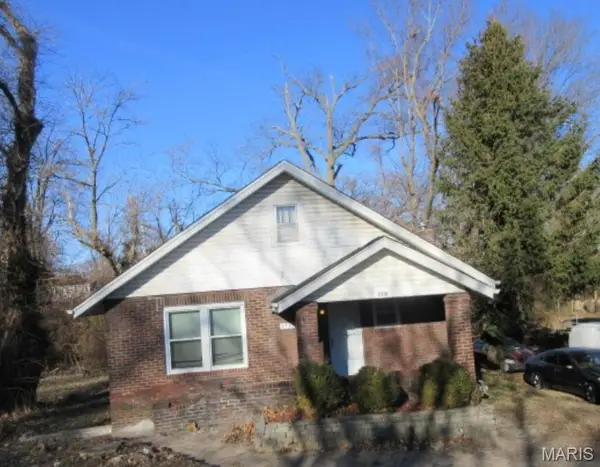 3715 Sylvan Place, St Louis, MO 63121