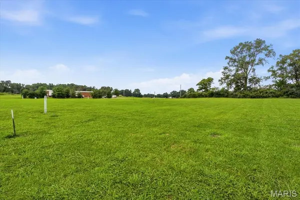 2813 Scenic Lake Drive, New Athens, IL 62264