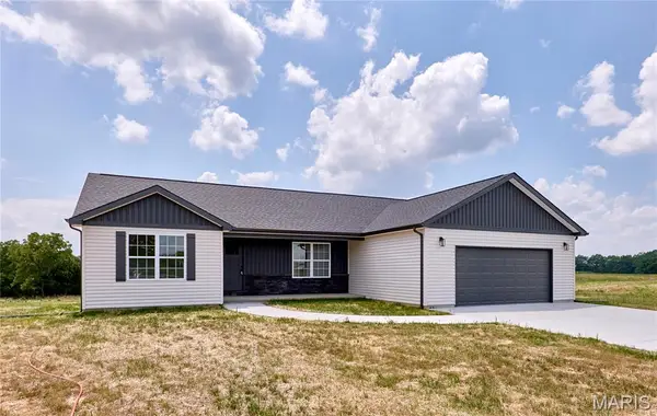 19661 Longspur Trail, Bowling Green, MO 63334