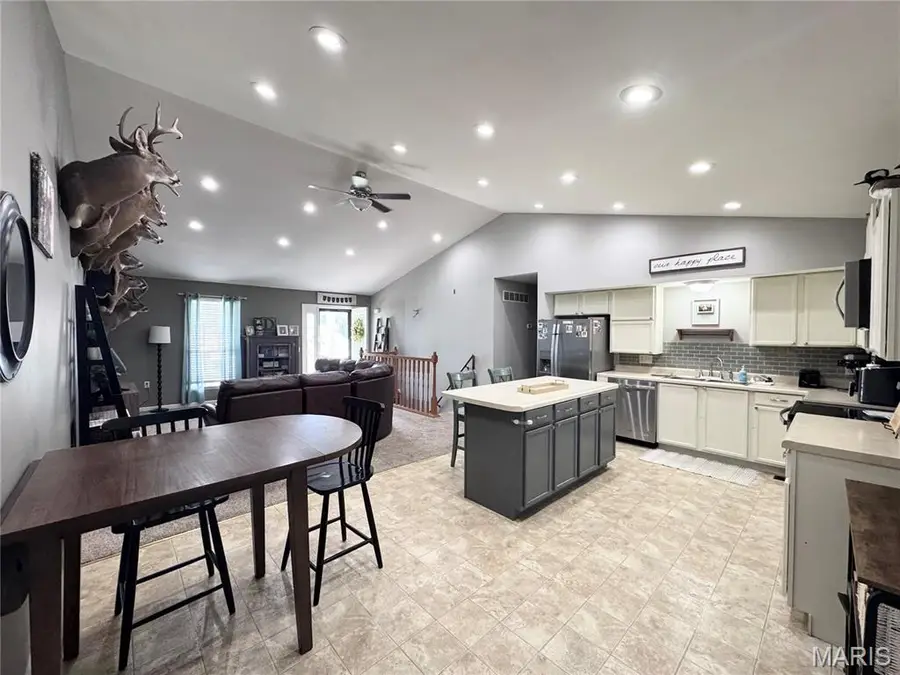 17 S 14th Street, Bowling Green, MO 63334 - #3