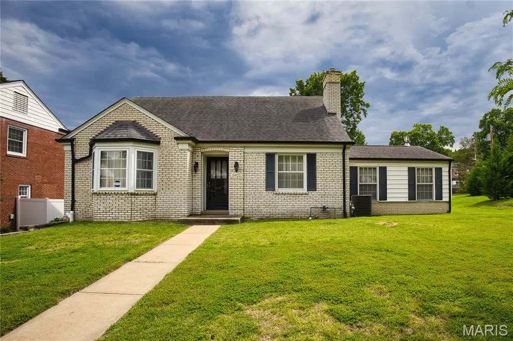 9402 Pine Avenue, Brentwood, MO 63144 - #1
