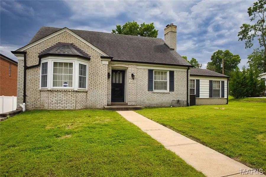 9402 Pine Avenue, Brentwood, MO 63144 - #2