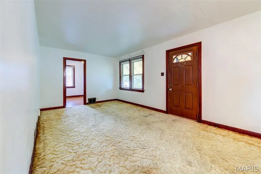 2935 Hilleman Avenue, Saint Louis, MO 63114 - #3
