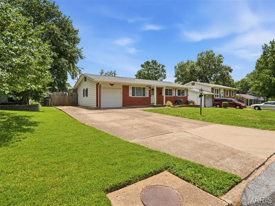 4514 Niagara Drive, Saint Louis, MO 63129 - #3