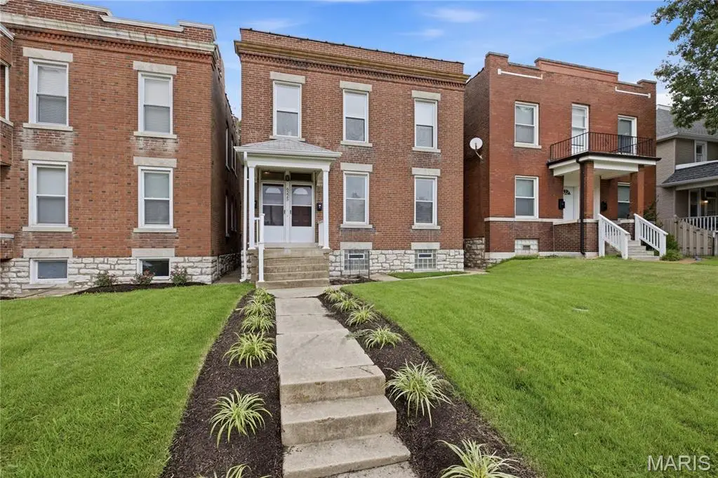 6225 Victoria Avenue, Saint Louis, MO 63139 - #1