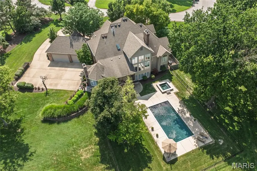 2900 Trafalgar Drive, Missouri River, MO 63131 - #3