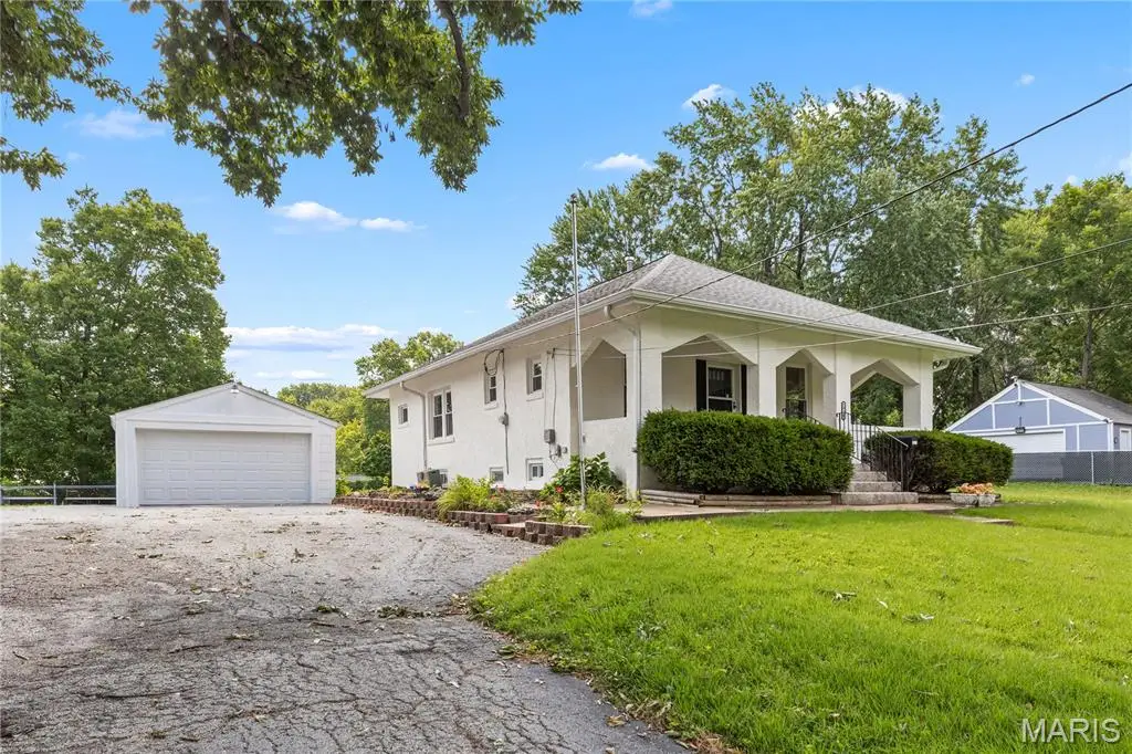 2970 Walton Road, Saint John, MO 63114 - #1