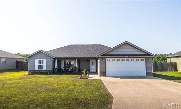 106 Greythorn Court, St Robert, MO 65584