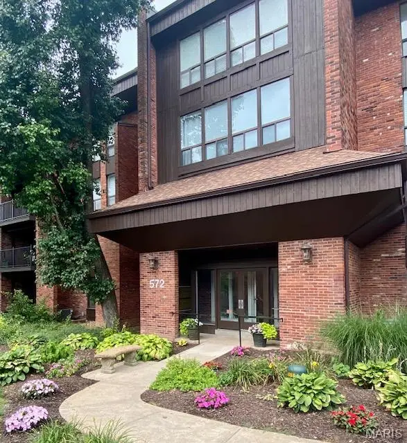 572 Coeur De Royale Drive #301, Creve Coeur, MO 63141 - #1